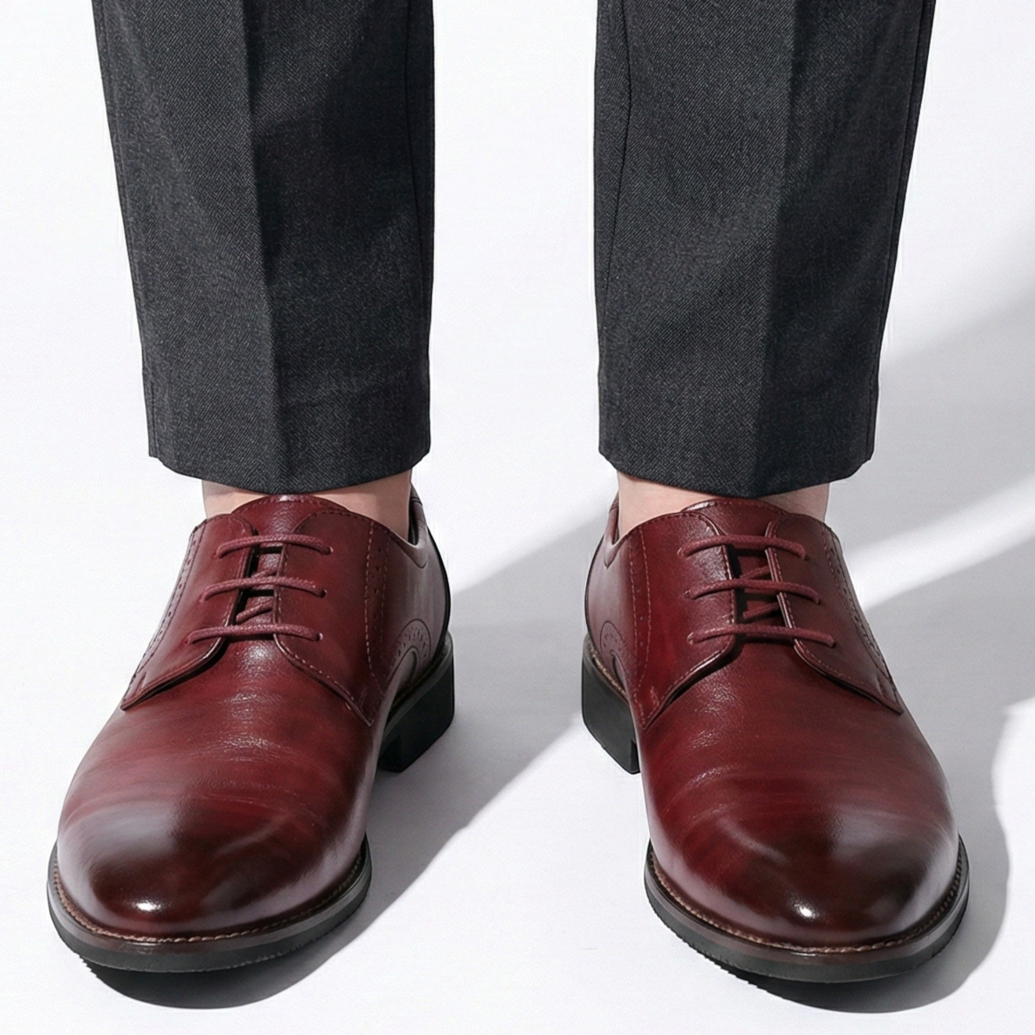 Arthur - Męskie Eleganckie Buty Derby z Subtelnym Wykończeniem Brogu
