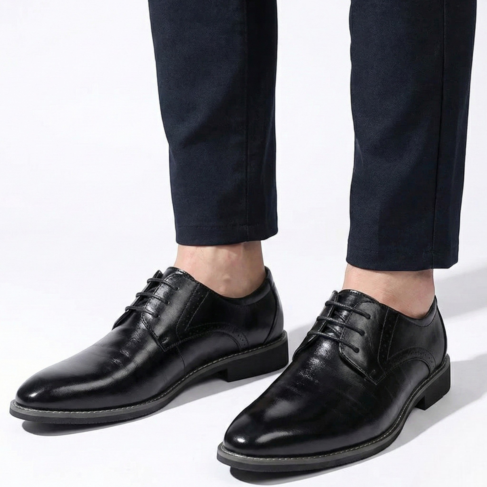 Arthur - Męskie Eleganckie Buty Derby z Subtelnym Wykończeniem Brogu